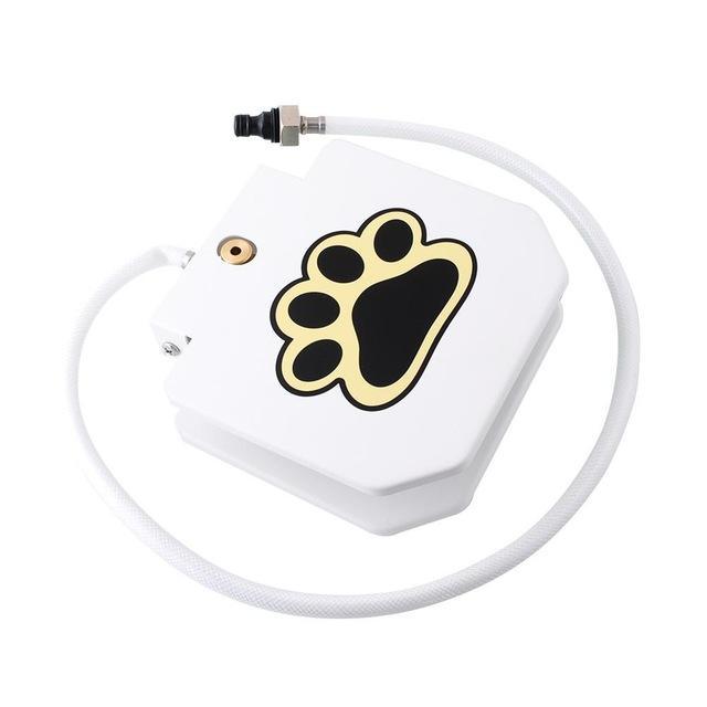 Outdoor Dog Pet Water Fountain - Dog Hugs Cat
