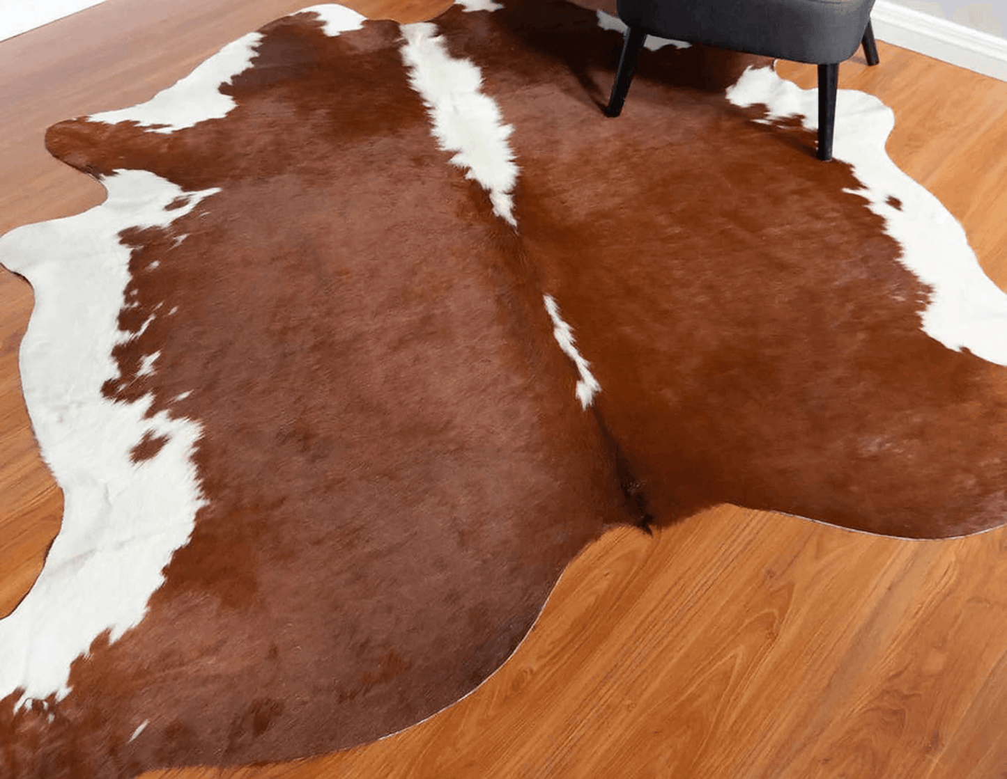 Brown & White Handmade Cowhide Area Rug - 6X7 Feet