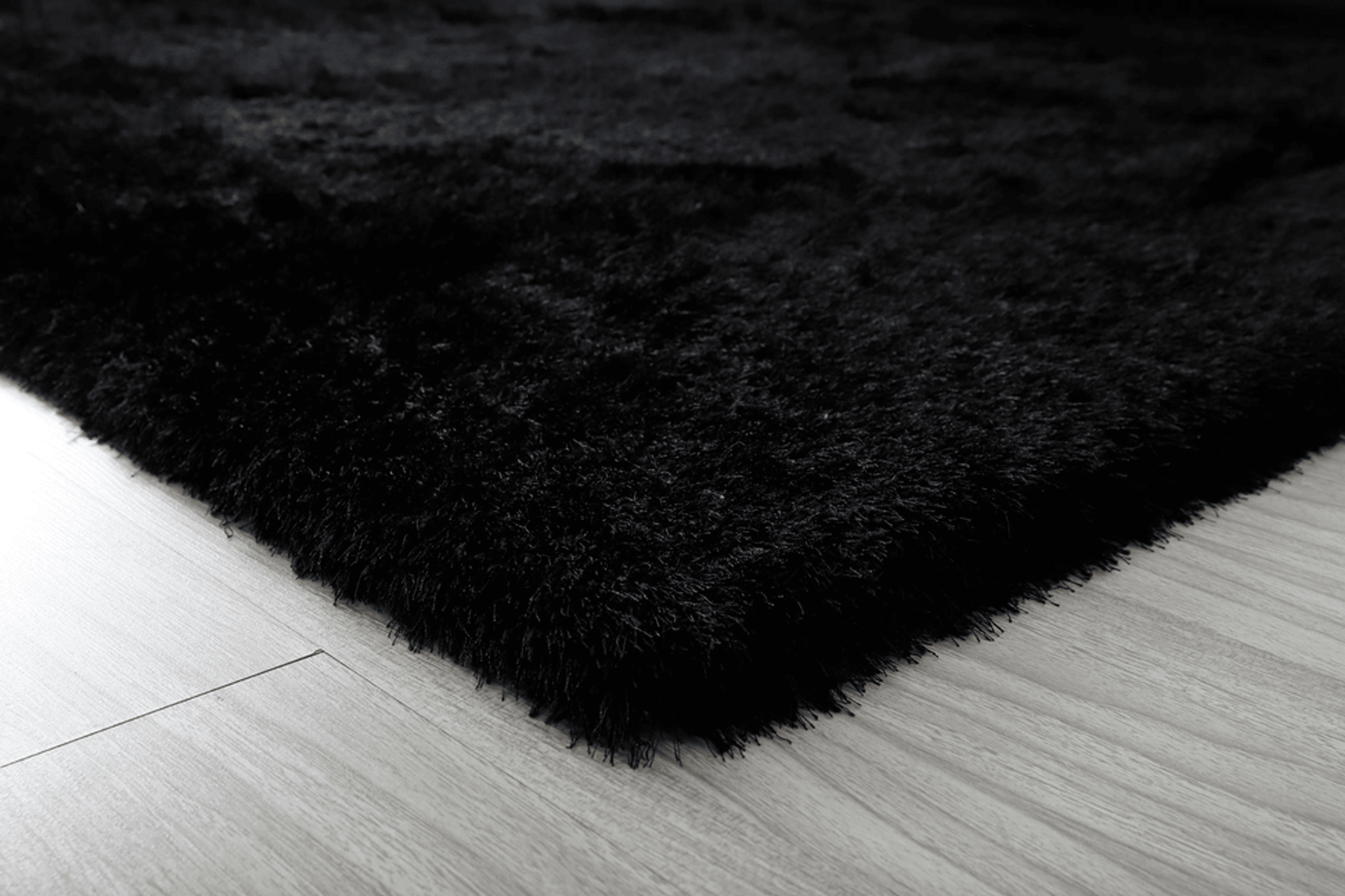 Luxurious 5X7 Feet Black Fluffy Shag Area Rug