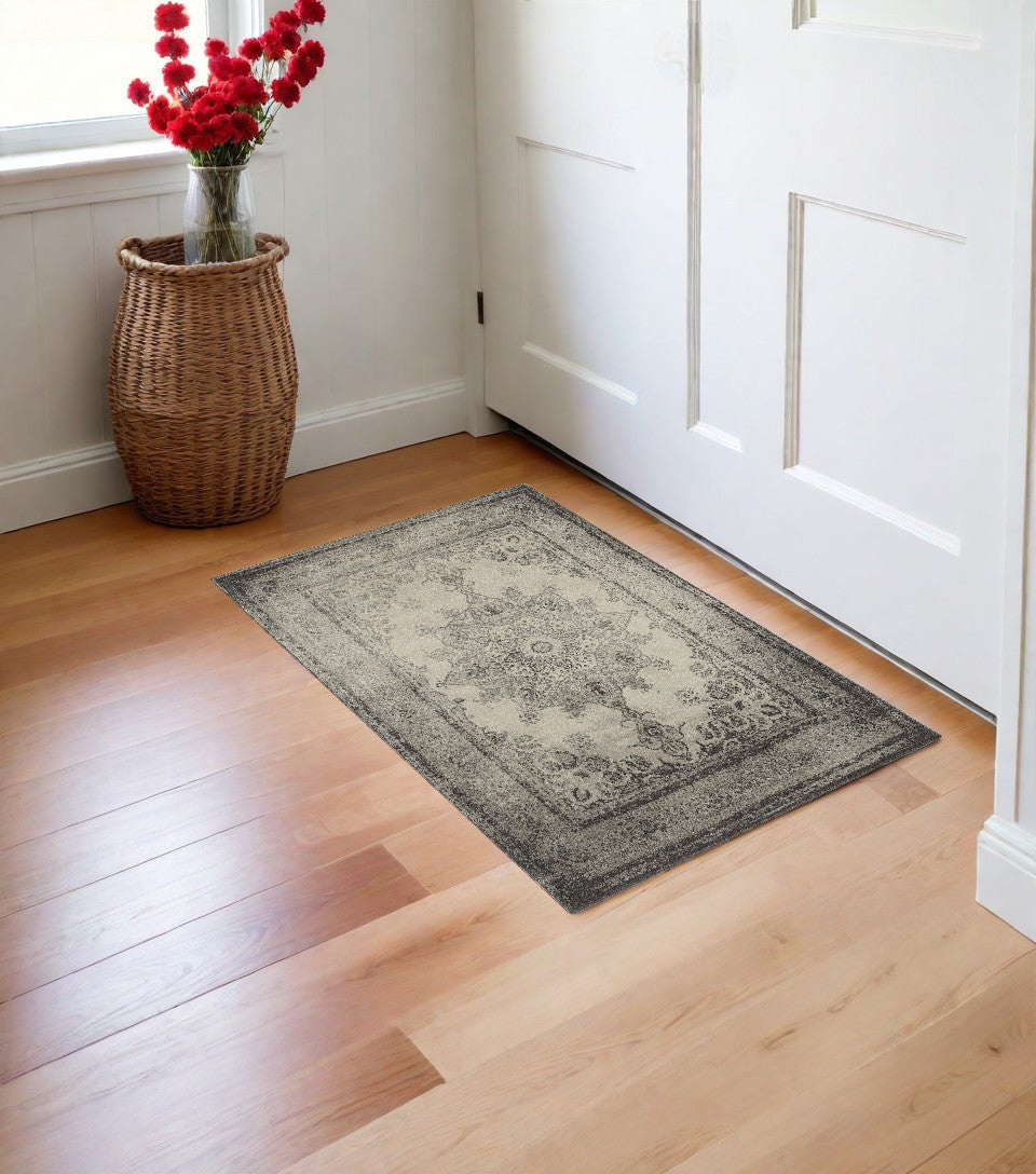 4' X 6' Ivory And Gray Pale Medallion Area Rug