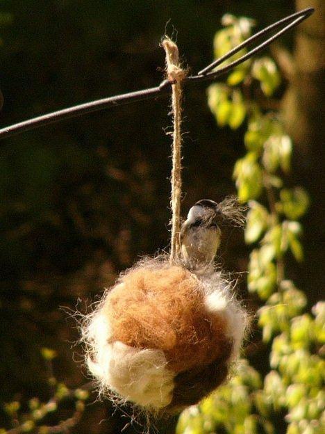 Alpaca Fleece Bird Nesting Ball - Handcrafted for Wild Birds by American Alpaca Farm - Dog Hugs Cat