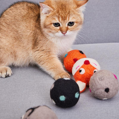 Colorful Interactive Felt Stretch Ball Cat Toy With Bell Sound - Engaging Pet Toy For Playful Cats - Dog Hugs Cat