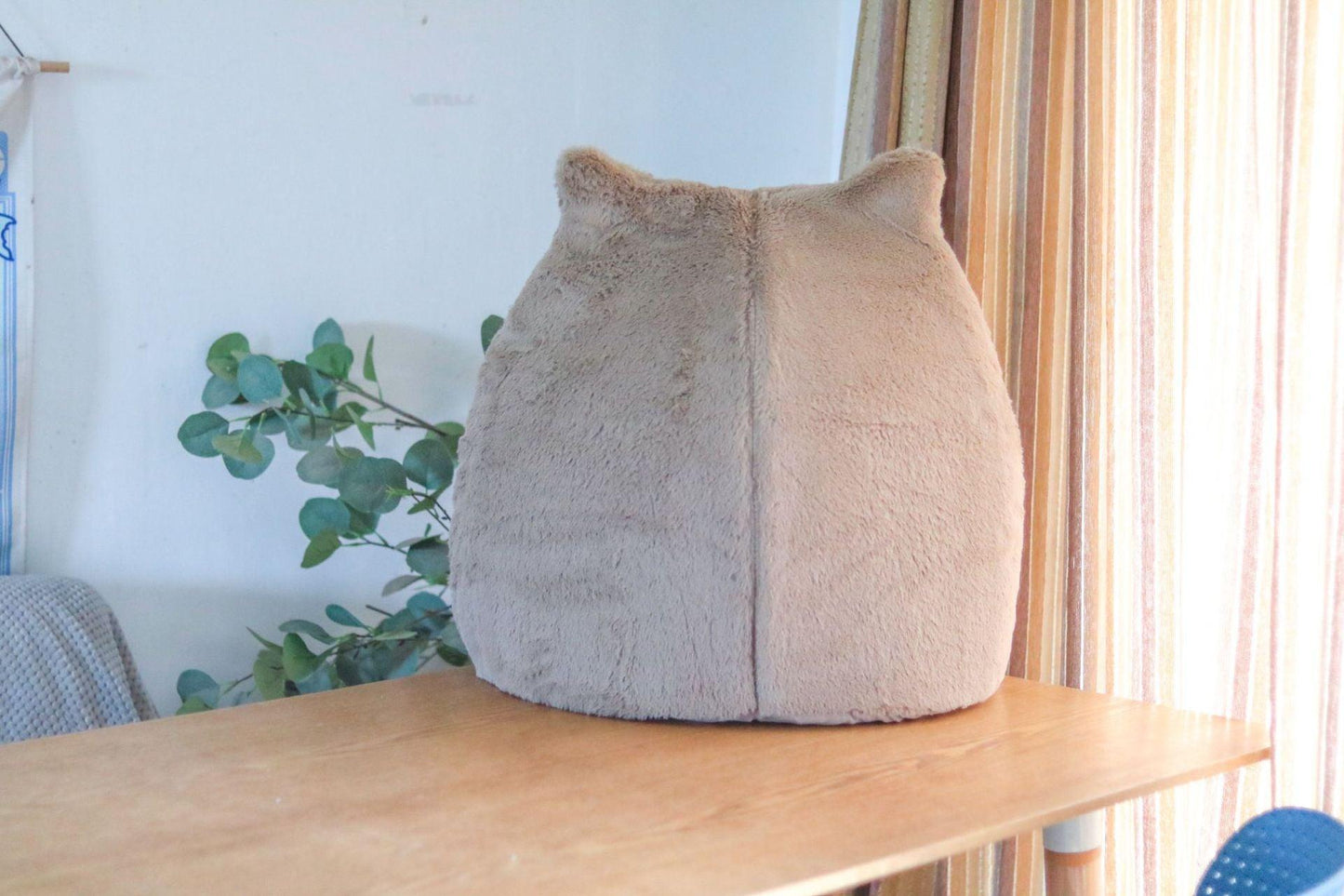 Cozy Retreat: Removable And Washable Semi - Closed Cat Bed For Autumn And Winter - Dog Hugs Cat