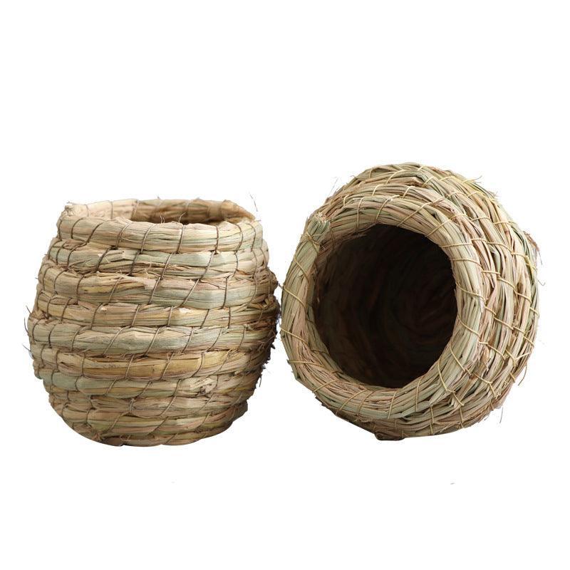 Cozy Straw Haven: Hand - Woven Warm Bird Nest - Dog Hugs Cat