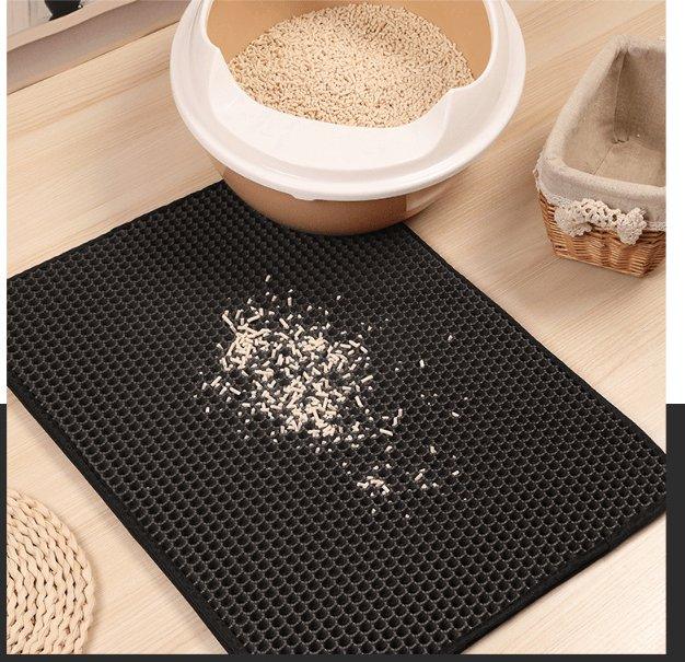 Cozypaws Double Layer Cat Litter Mat - Dog Hugs Cat