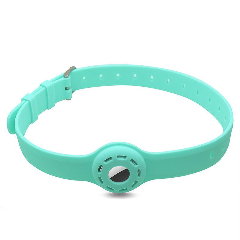 Pet Collar Anti-Lost Silicone Airtags Tracker - Dog Hugs Cat