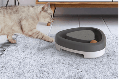 Pet Cat Self-Hey Toy Smart Funny Cat Triangle Turntable Electric Toy Cat Scratcher - Dog Hugs Cat