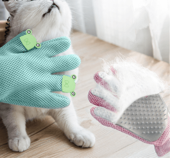 Pet Hair Removal Brush - Dog Hugs Cat