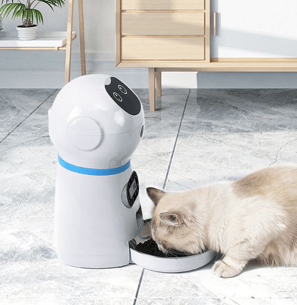 Automatic Pet Feeder - Dog Hugs Cat