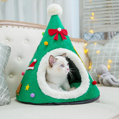 Autumn And Winter Warm Cat Nest Christmas Hat Shape Sponge - Dog Hugs Cat