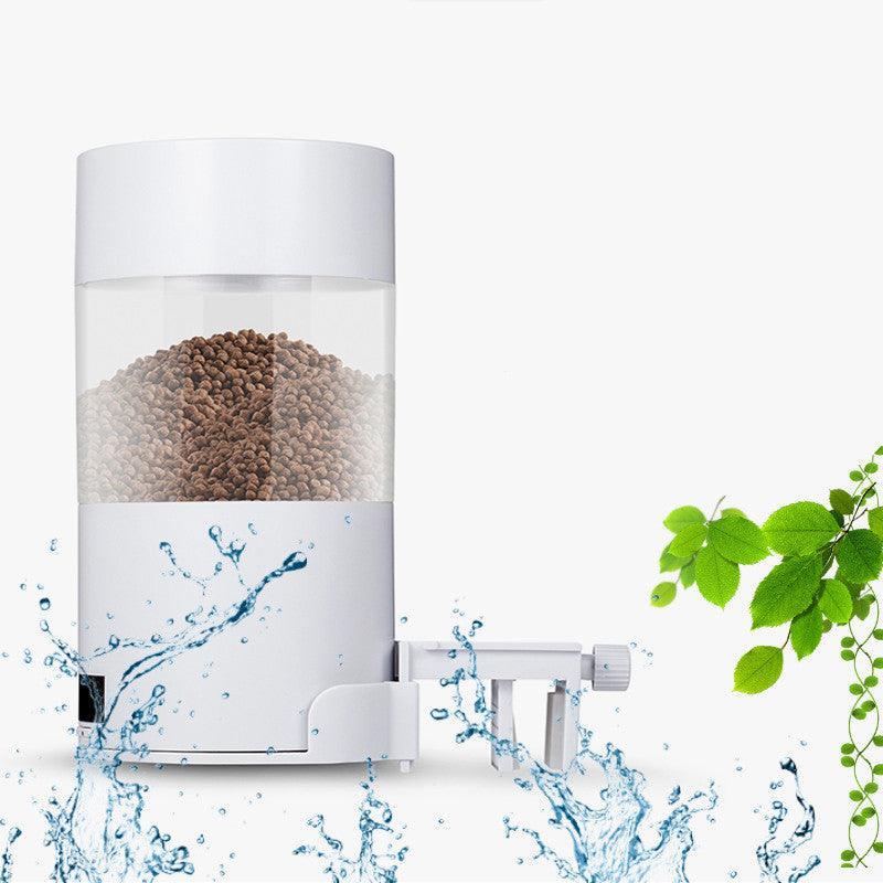 Automatic Fish Feeder - Effortless Aquarium Feeding Solution - Dog Hugs Cat