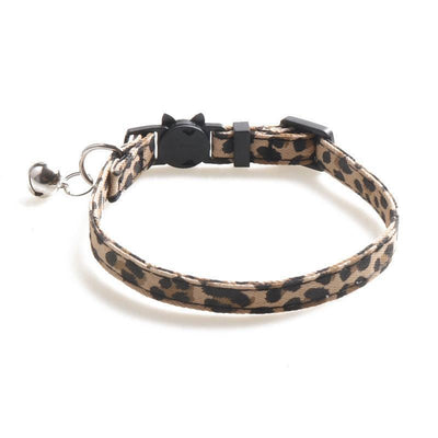 Cat's Meow Collar: Stylish and Safe Pet Collar with Bell - Dog Hugs Cat